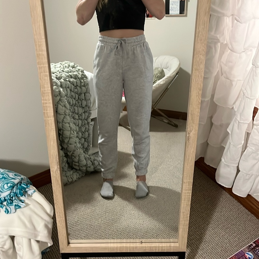 Men’s No Boundaries grey joggers, size small